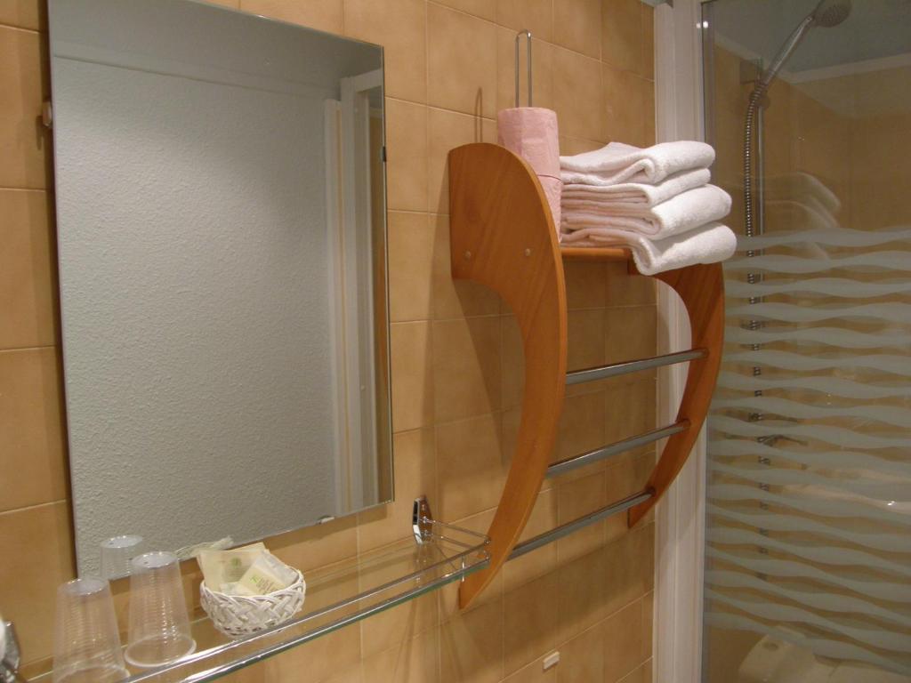 Logis L'ange Couronne Hotel 2*