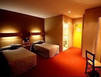 Logis L'ange Couronne Hotel 2*