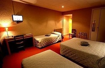 Logis L'ange Couronne Hotel 2*